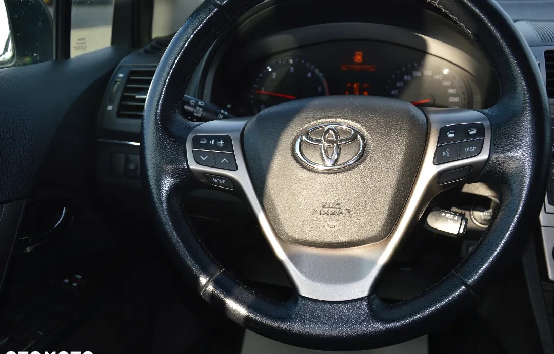 Toyota Avensis cena 36285 przebieg: 179176, rok produkcji 2015 z Kolbuszowa małe 79